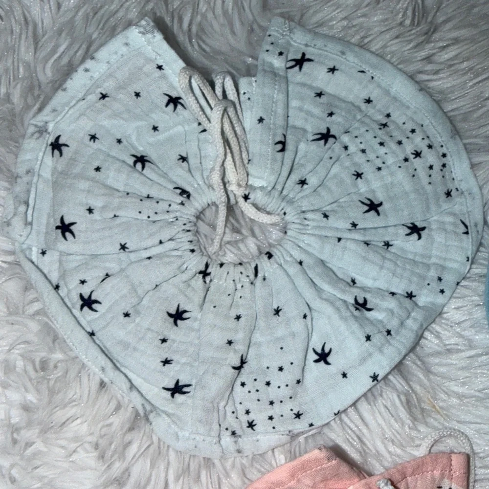 Baby Star and Bear Cat Print Muslin Bibs Set - Blue, Pink, Gray NWOT